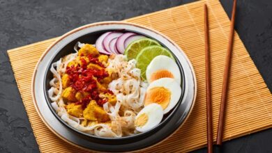 Photo of Nan Gyi Thoke PRZEPIS na sałatkę z grubym makaronem ryżowym, kurczakiem i jajkiem prosto z Birmy